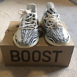 Yeezy 350 boost v2 zebra